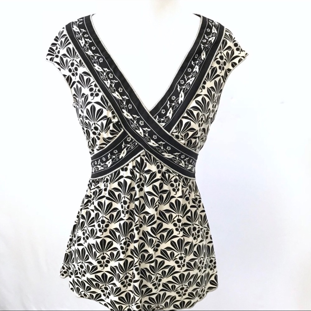 NWT Max Studio Black/Cream Sleeveless Top Size S